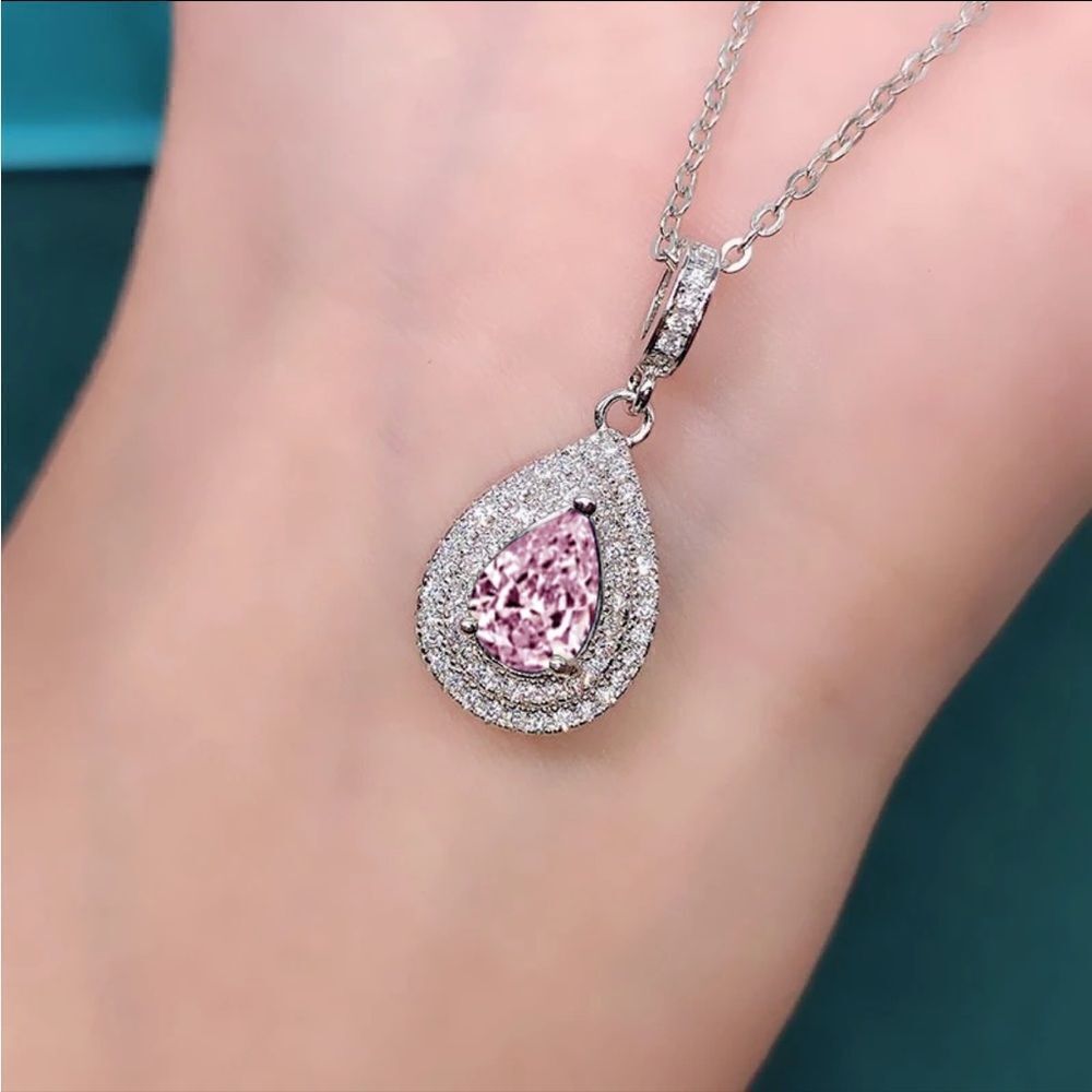 The Pretty in Pink Teardrop Pendant necklace in 925 silver and cubic zirconia